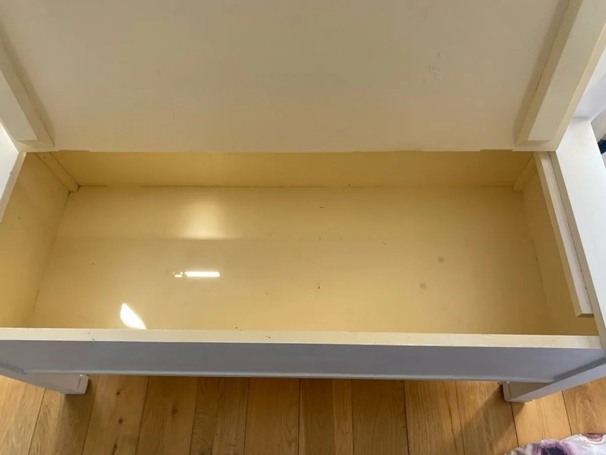 lovely storage bench. - Image 2