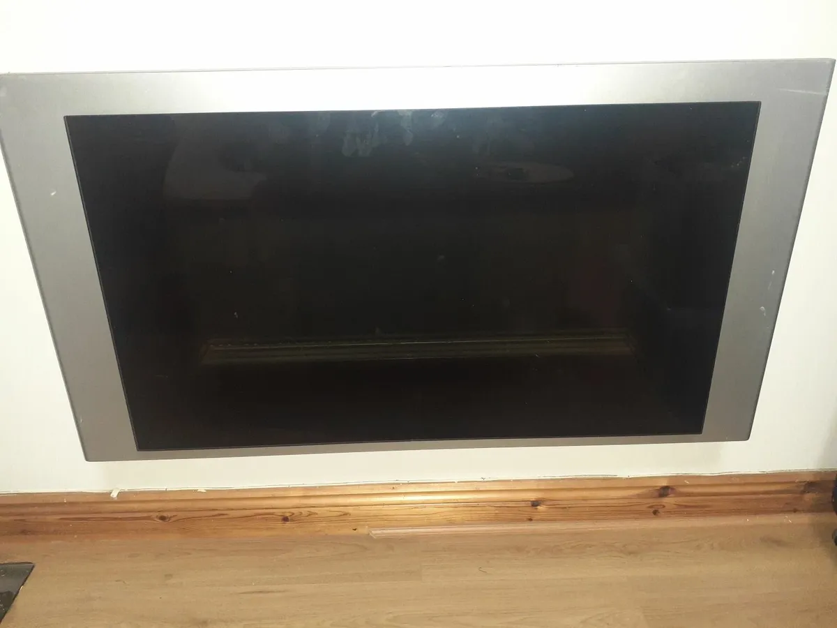 Gas heater - wall mounted - Image 1