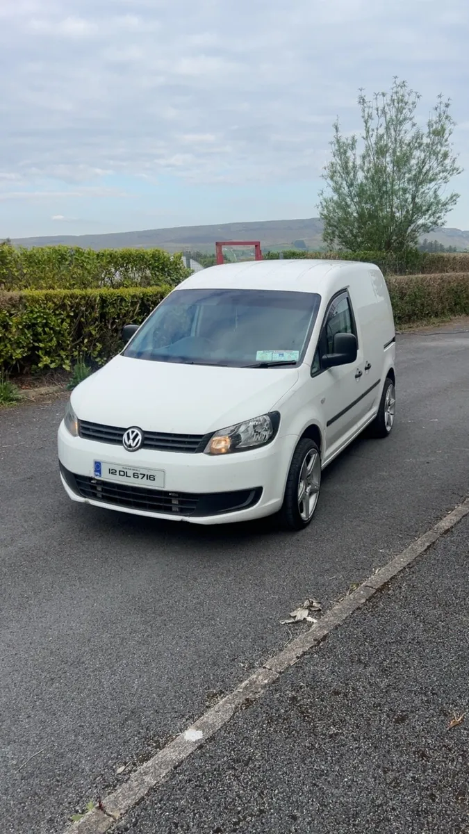 2012 Volkswagen Caddy - Image 2