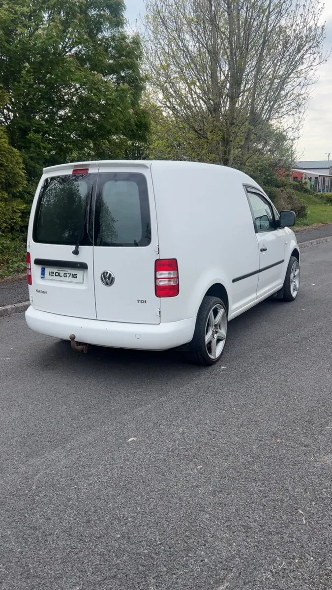 2012 Volkswagen Caddy - Image 4