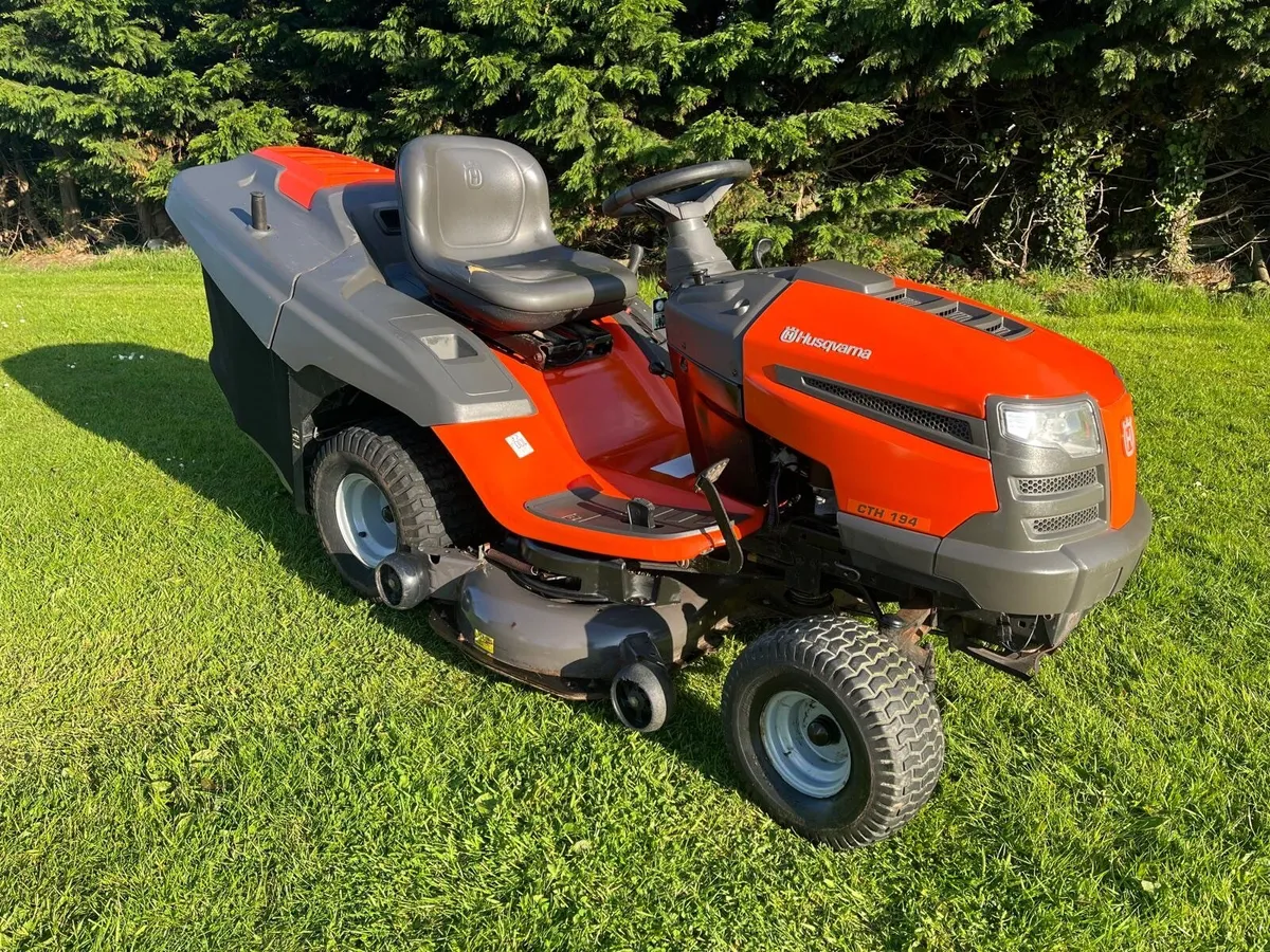Husqvarna 19hp 42inch cut ride on lawnmower - Image 3