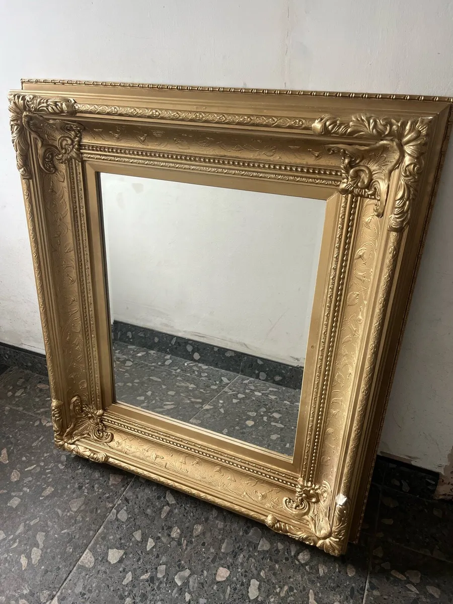 Gold mirror - Image 1
