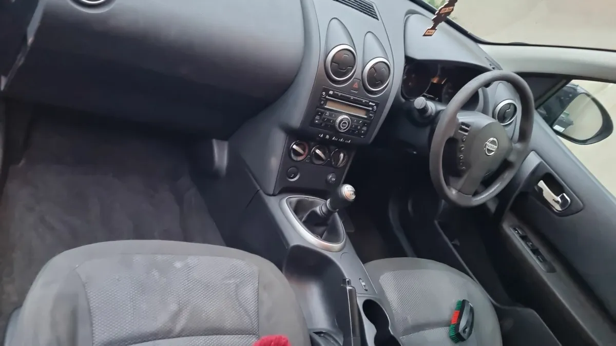 Nissan Qashqai 2009 - Image 4