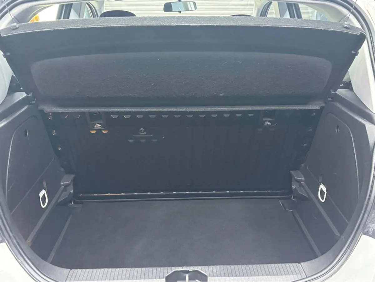 Opel Corsa SC 1.4 I 90ps 5DR - Image 3