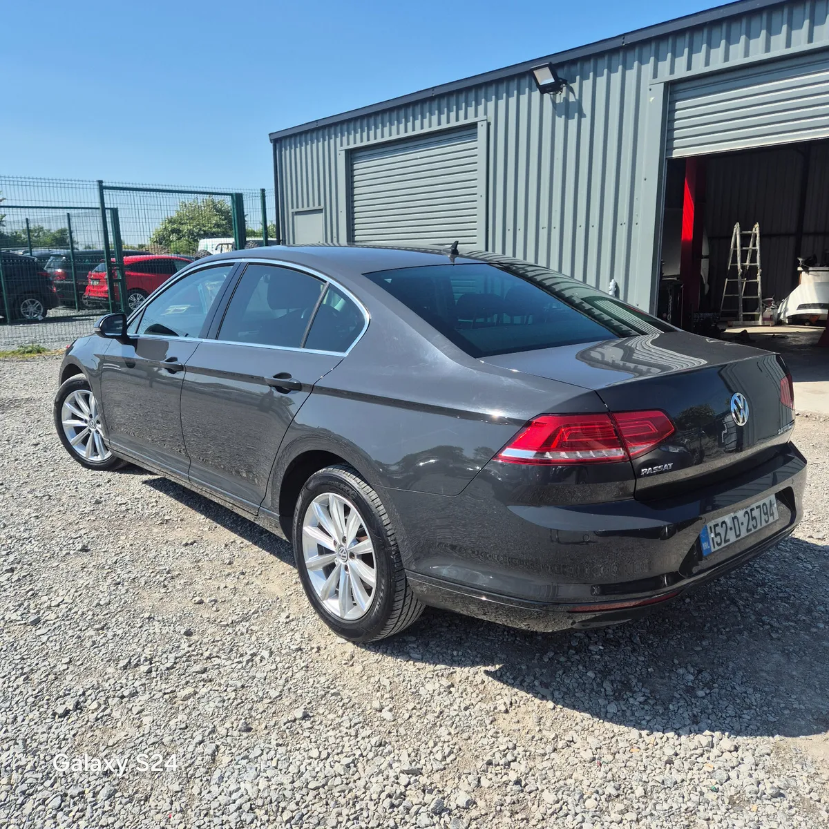 Volkswagen Passat 2015 - Image 2