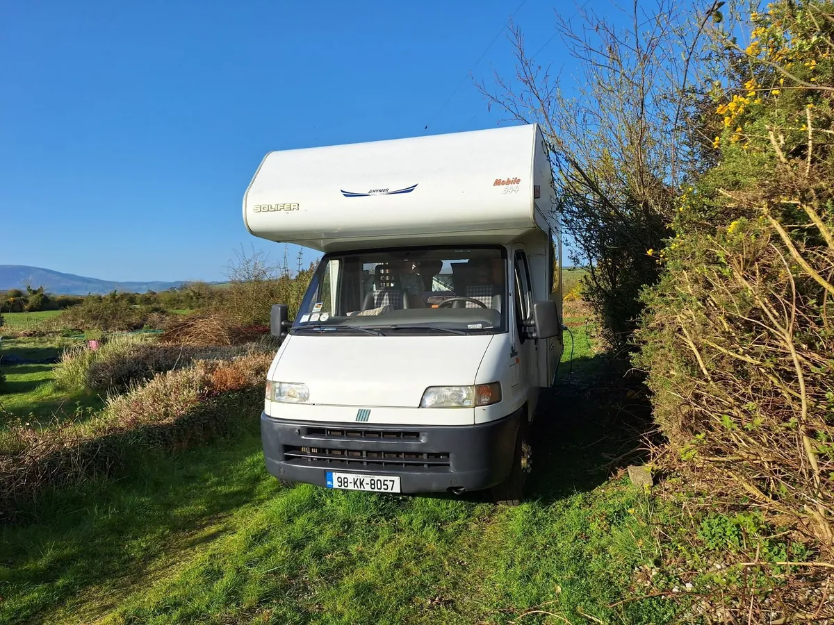 Camper van - Image 1