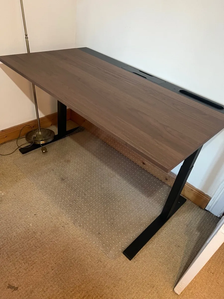 Work desk - Image 1