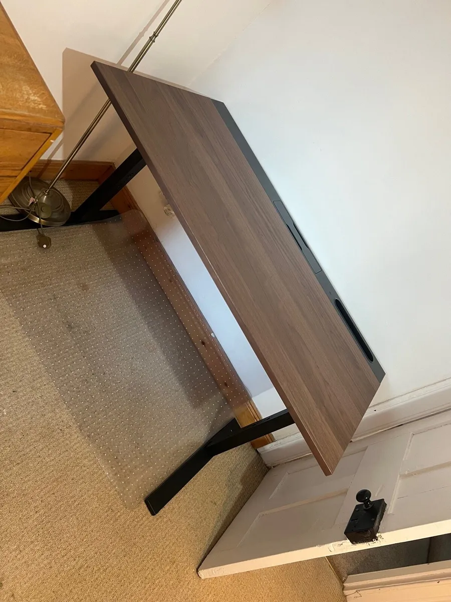 Work desk - Image 2