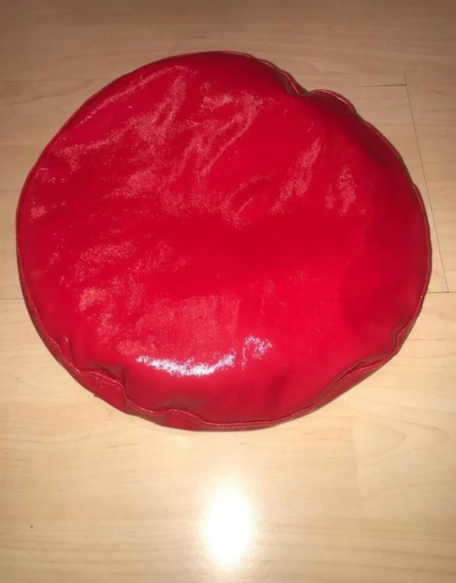 Red Shiny Beret - Image 1