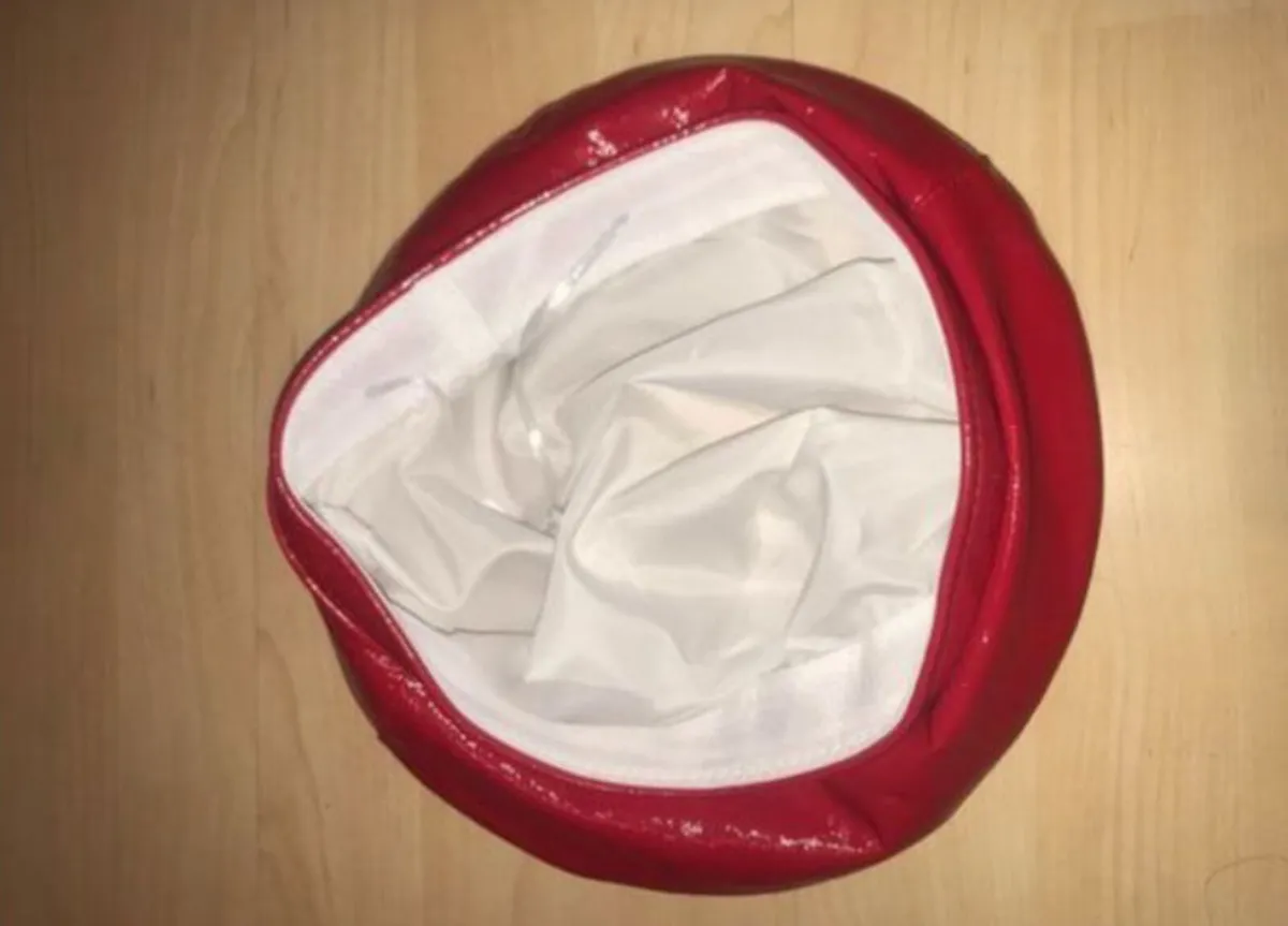Red Shiny Beret - Image 2
