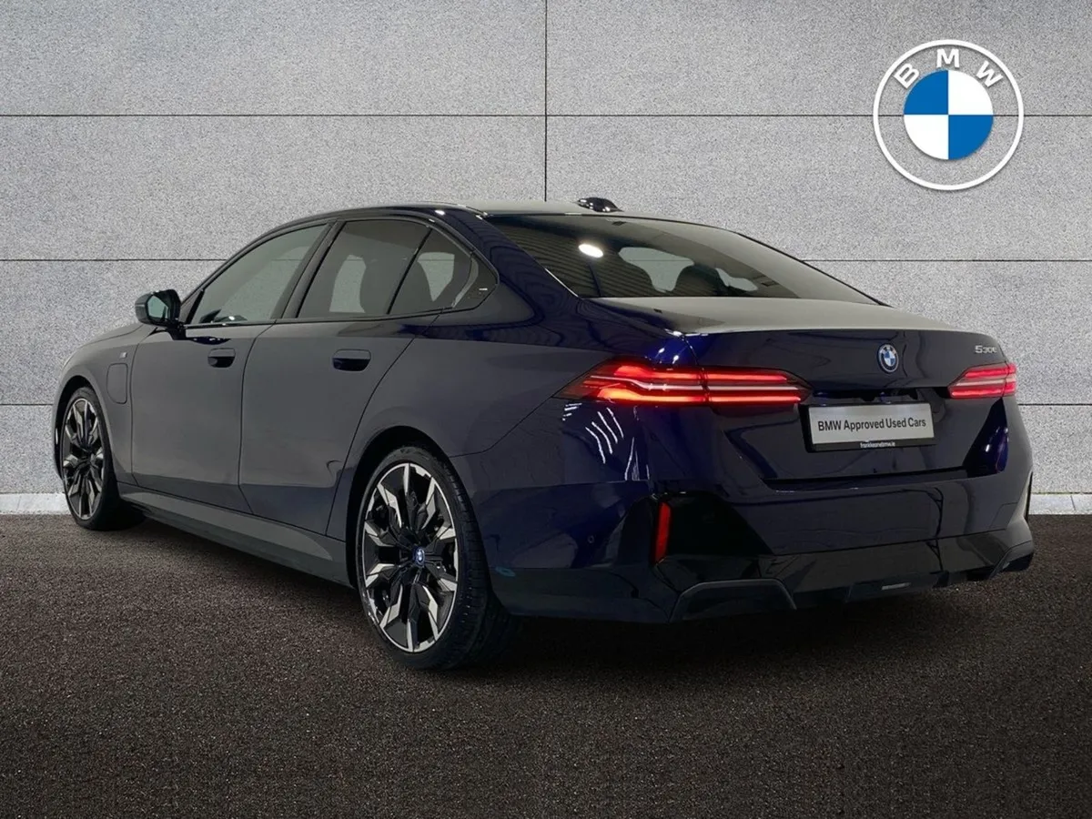 BMW 5 Series 530e M Sport Saloon - Image 3