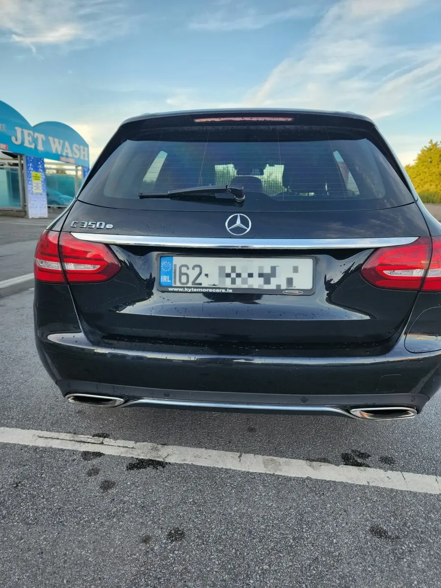 Mercedes-Benz C-Class 2016 - Image 2