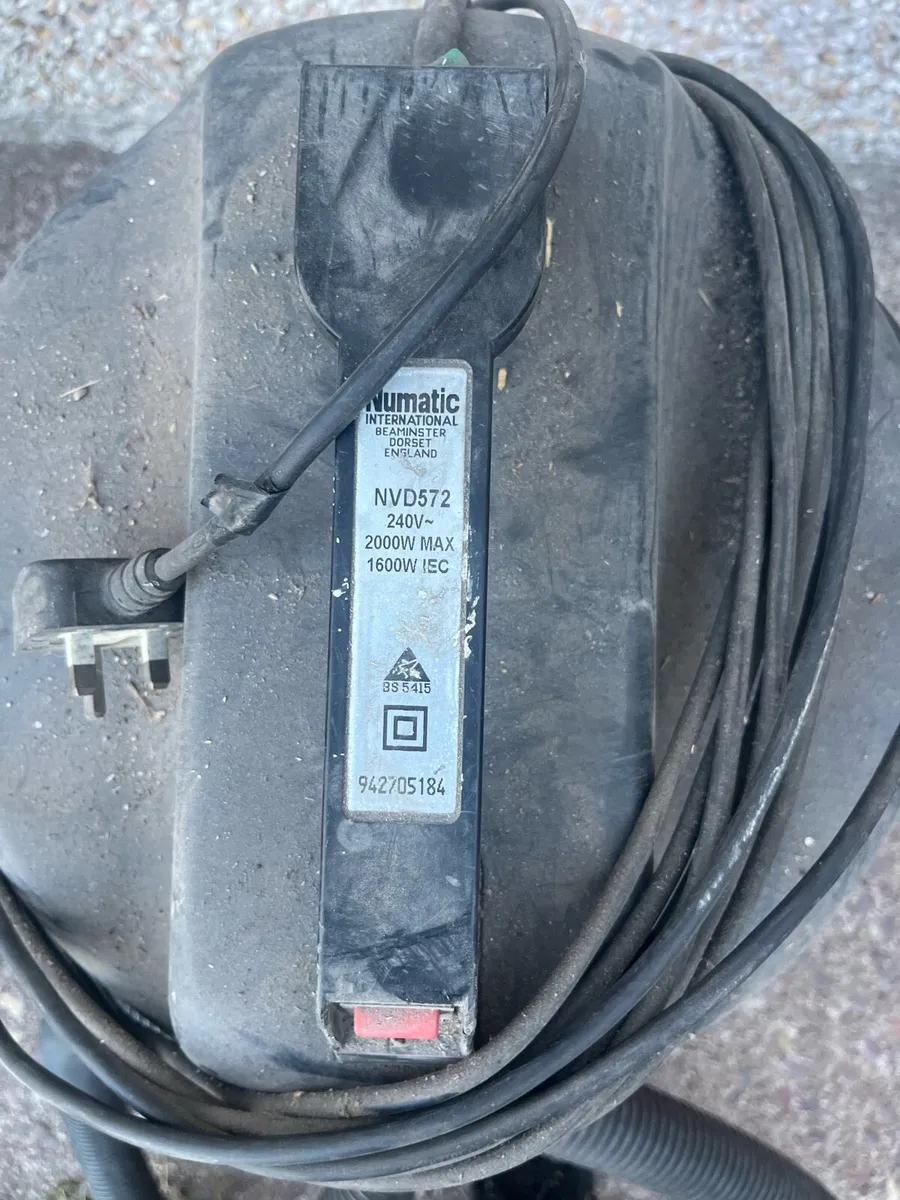Industrial Vacuum/ Hovers / Numatic - Image 2