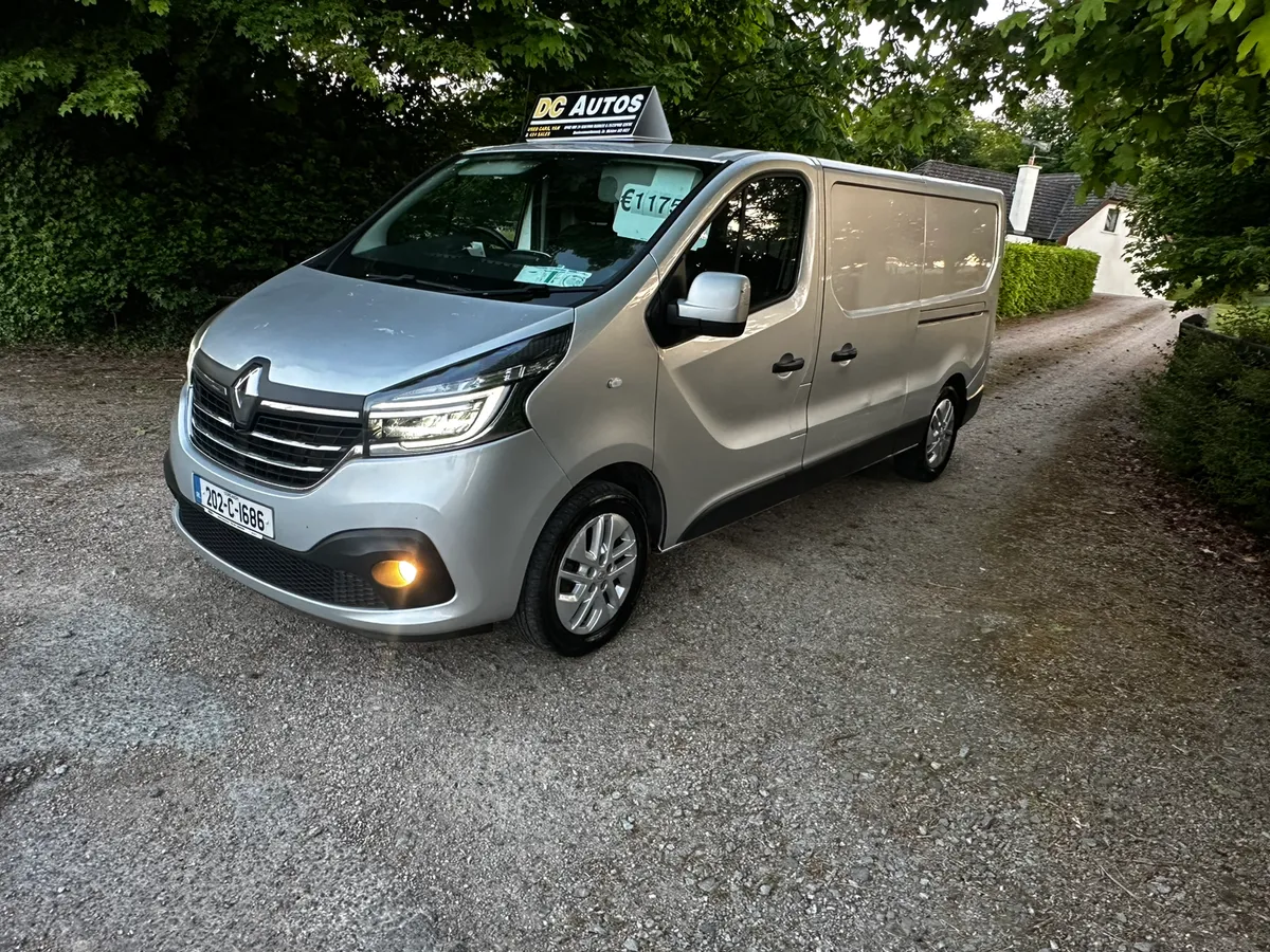 202 RENAULT TRAFFIC LWB SPORTS - Image 1