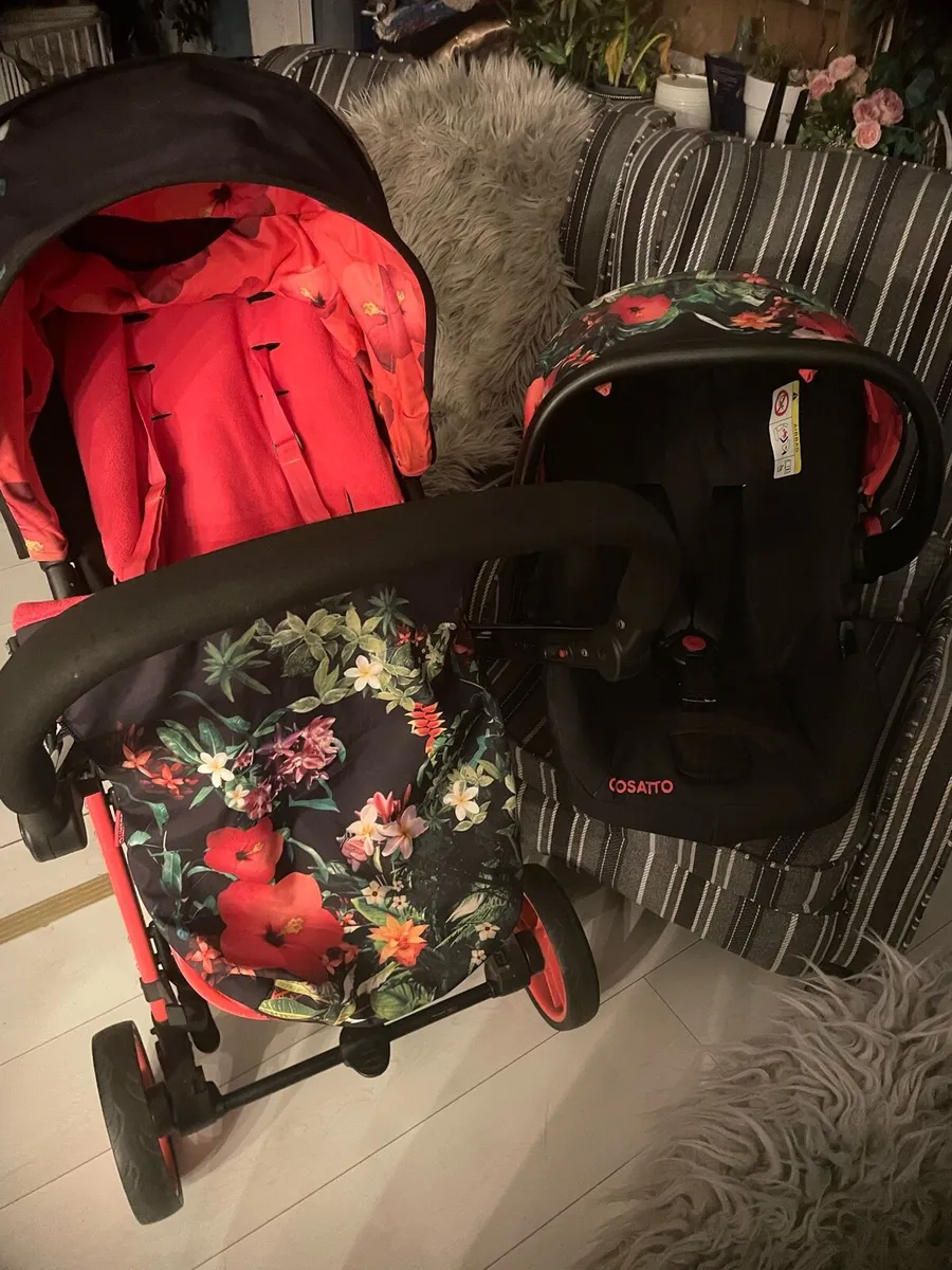 Cosatto red floral travel system - Image 1