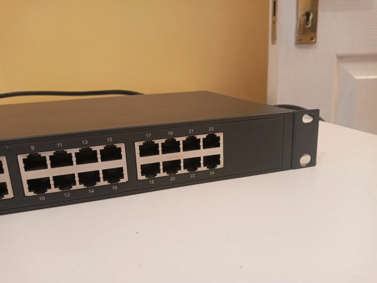 Postage-TP-Link TL-SF1024 /24 Port Gigabit Switch - Image 3