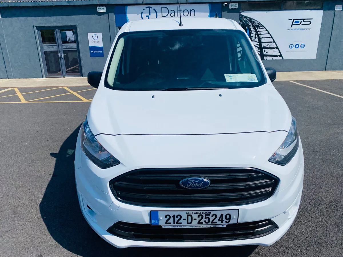 FORD TRANSIT CONNECT TREND 3 SEAT 2021 (212) - Image 2