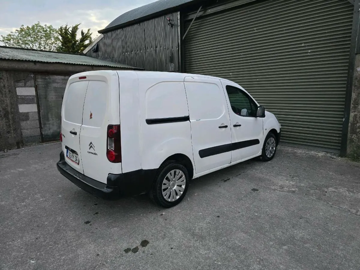 Citroen berlingo lwb 1.6hdi cvrt tested - Image 3