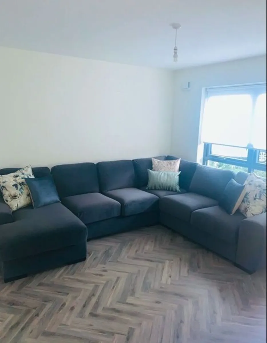 Diamond Furniture Grand Corner Sofa - Image 1