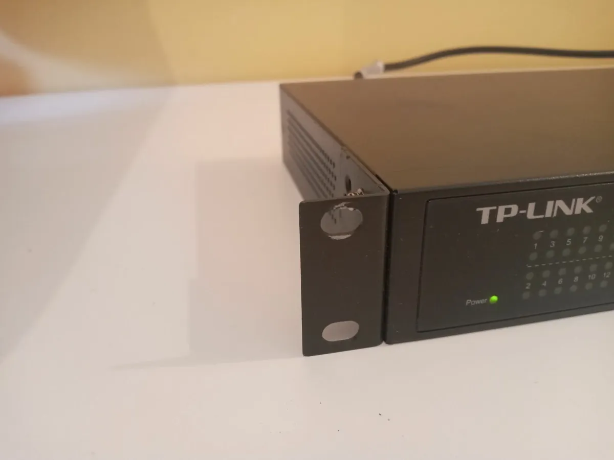 Postage-TP-Link TL-SF1024 /24 Port Gigabit Switch - Image 2
