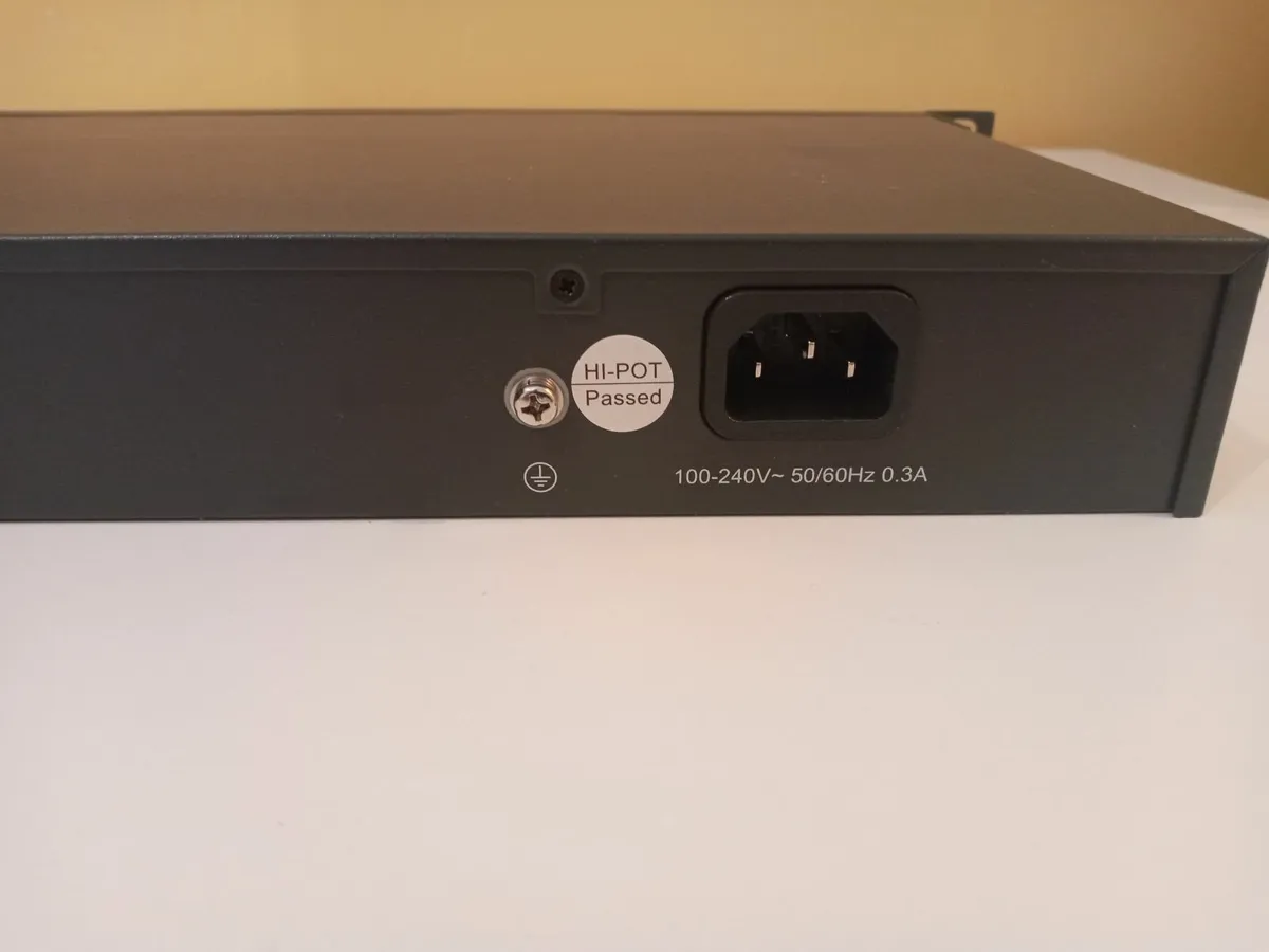 Postage-TP-Link TL-SF1024 /24 Port Gigabit Switch - Image 3