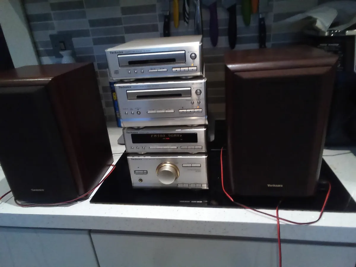 Stereo - Image 1