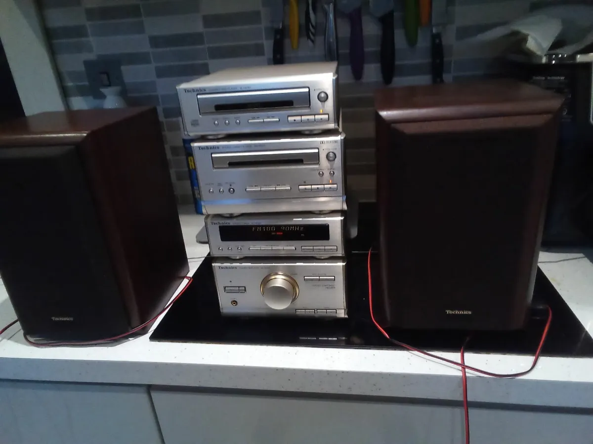 Stereo - Image 2