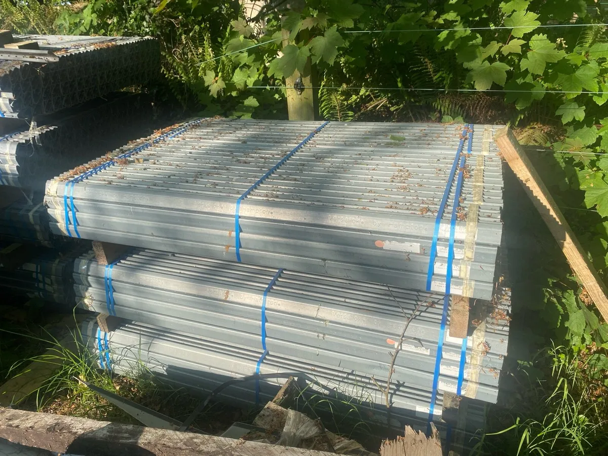 Versalock steel posts 2.5 meter €6:90 each plus va - Image 2