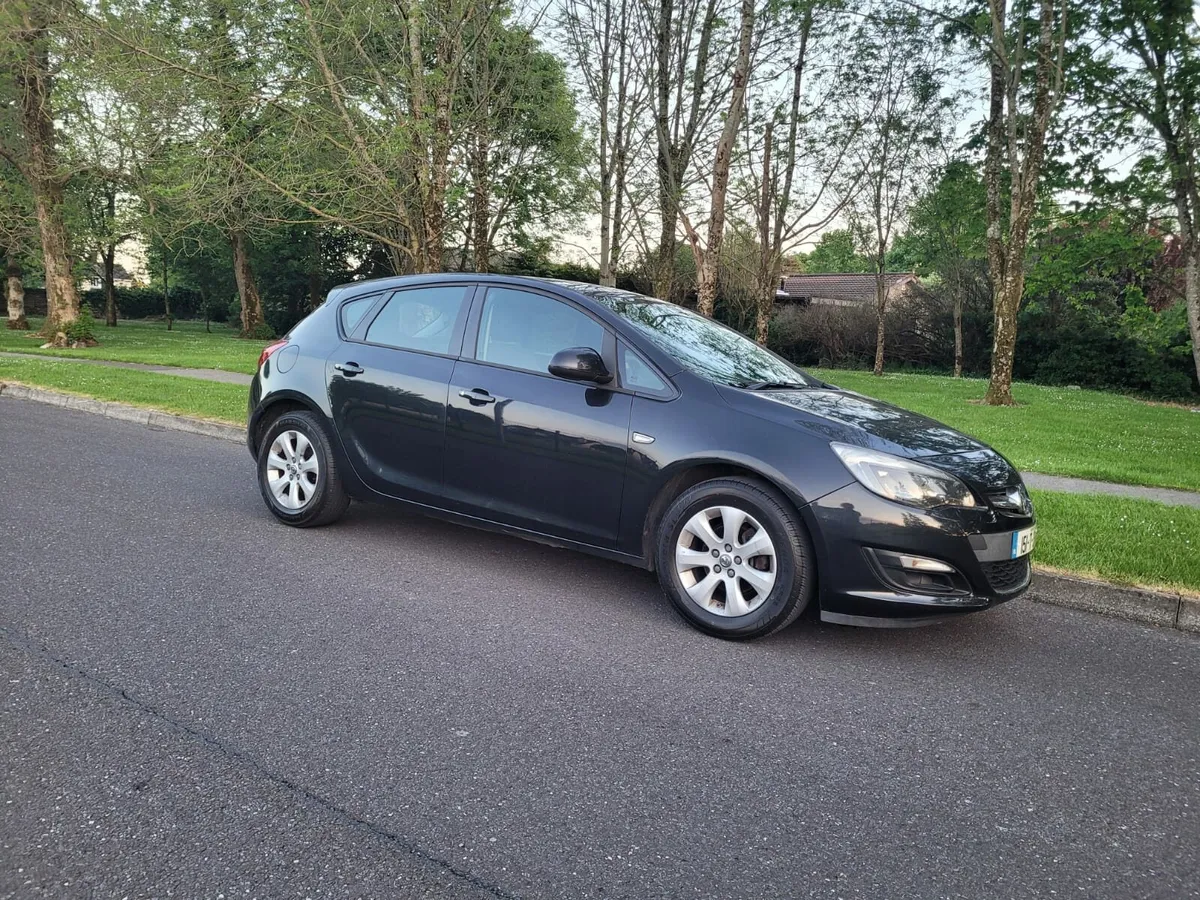 2015 VAUXHALL ASTRA NEW NCT 9/26 LOW MILEAGE. - Image 3