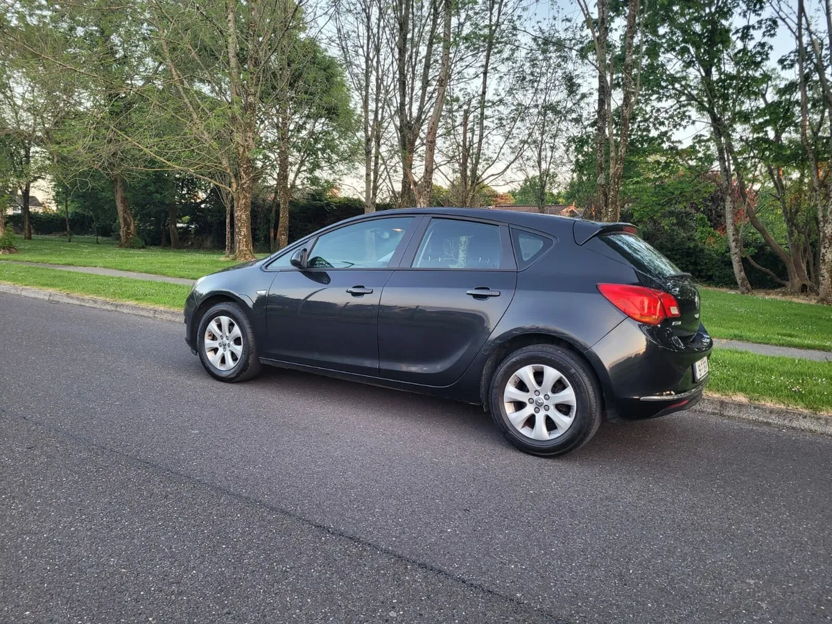 2015 VAUXHALL ASTRA NEW NCT 9/26 LOW MILEAGE. - Image 4