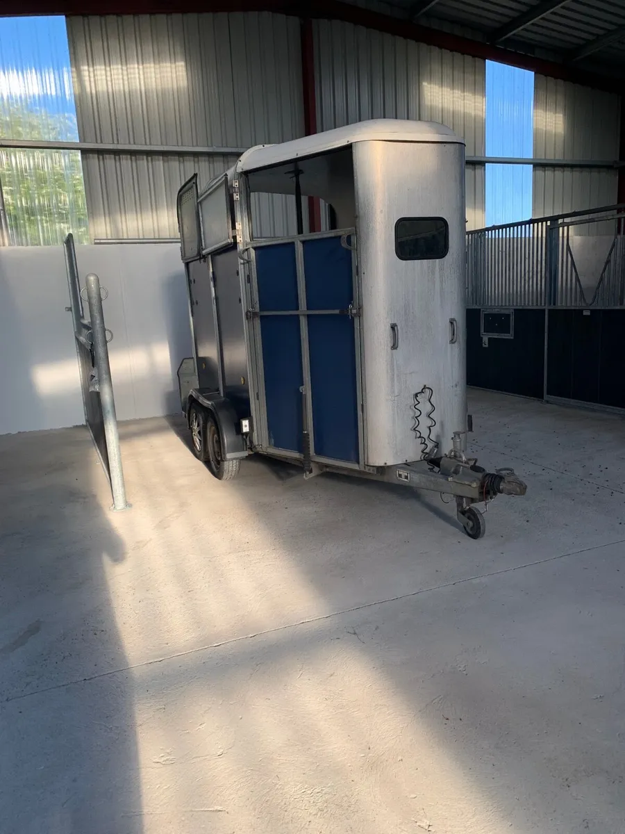Horse trailer - Image 2