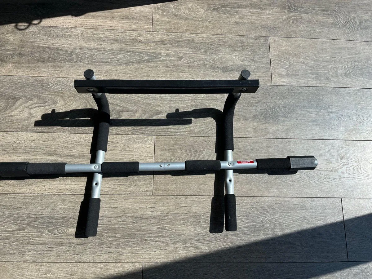 exercise bar for door frame - Image 1