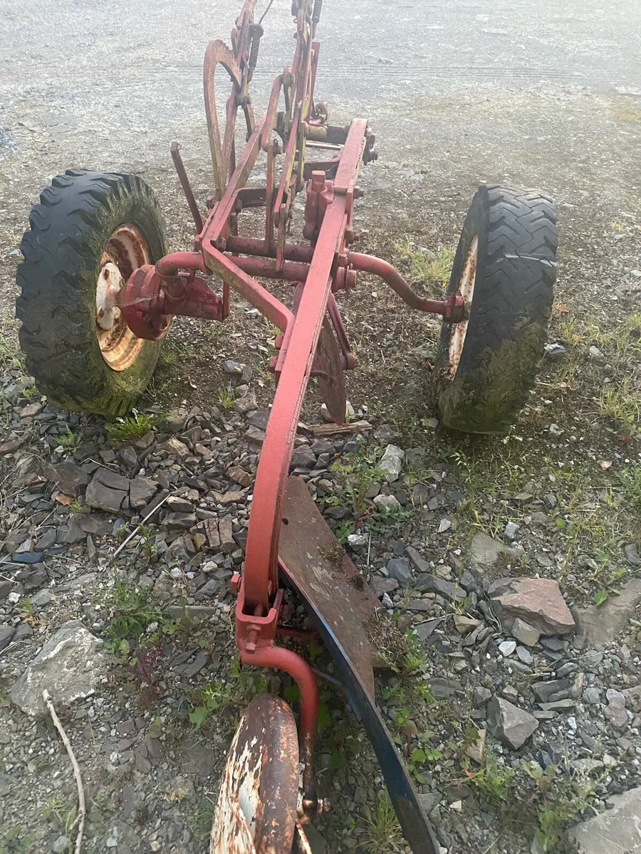 Trailed plough - Image 2