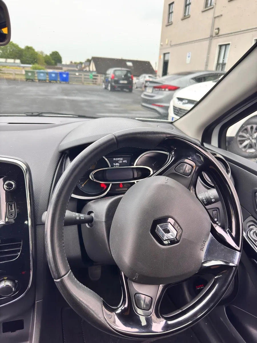 Renault Clio - Image 3