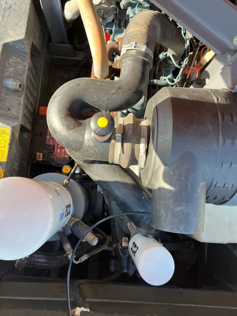 Atlas copco xas67 mobile air compressor - Image 2