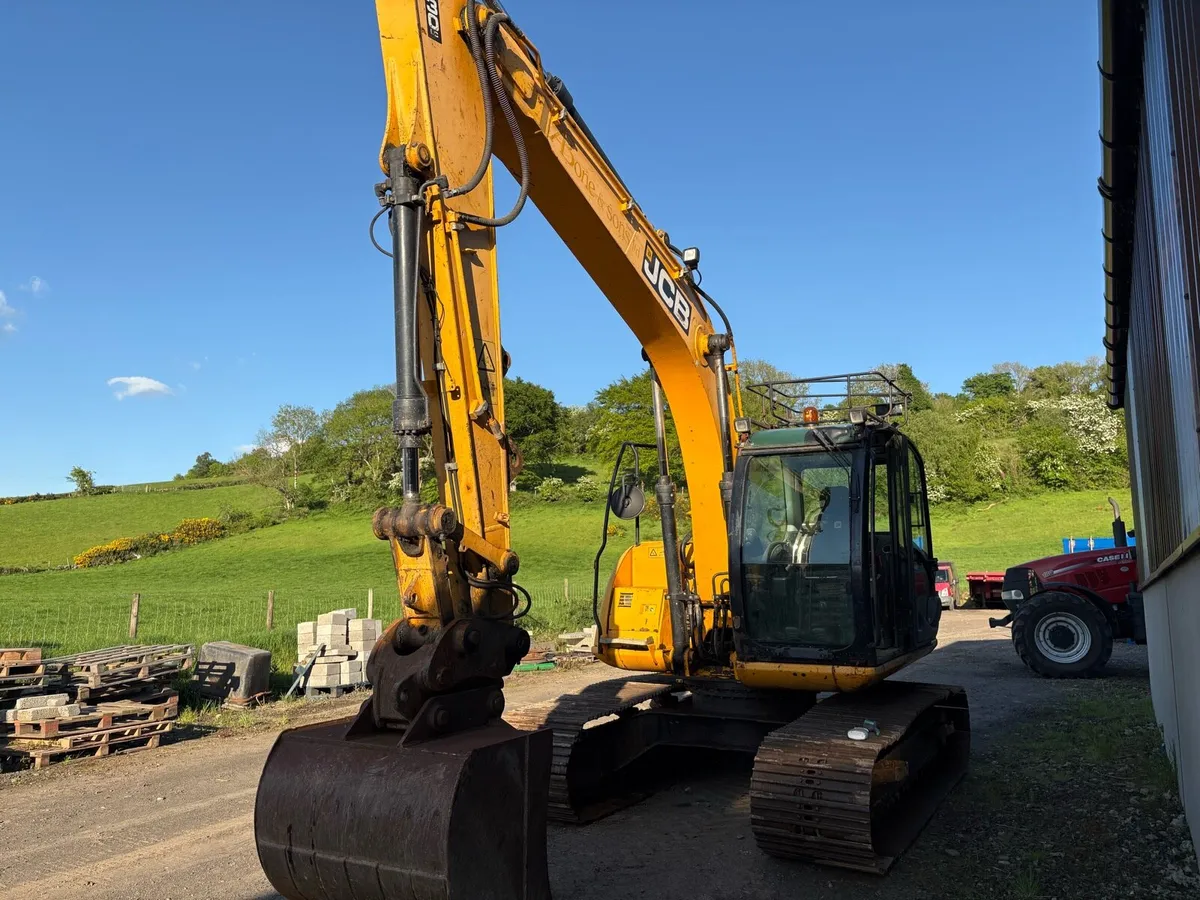 Js130 js 130      Hitachi - Image 1