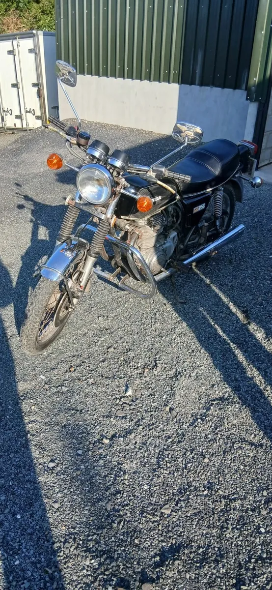 Honda CB250 1975 - Image 1