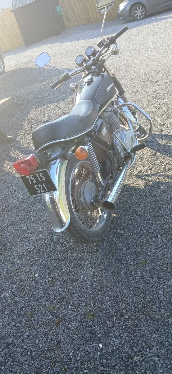Honda CB250 1975 - Image 4