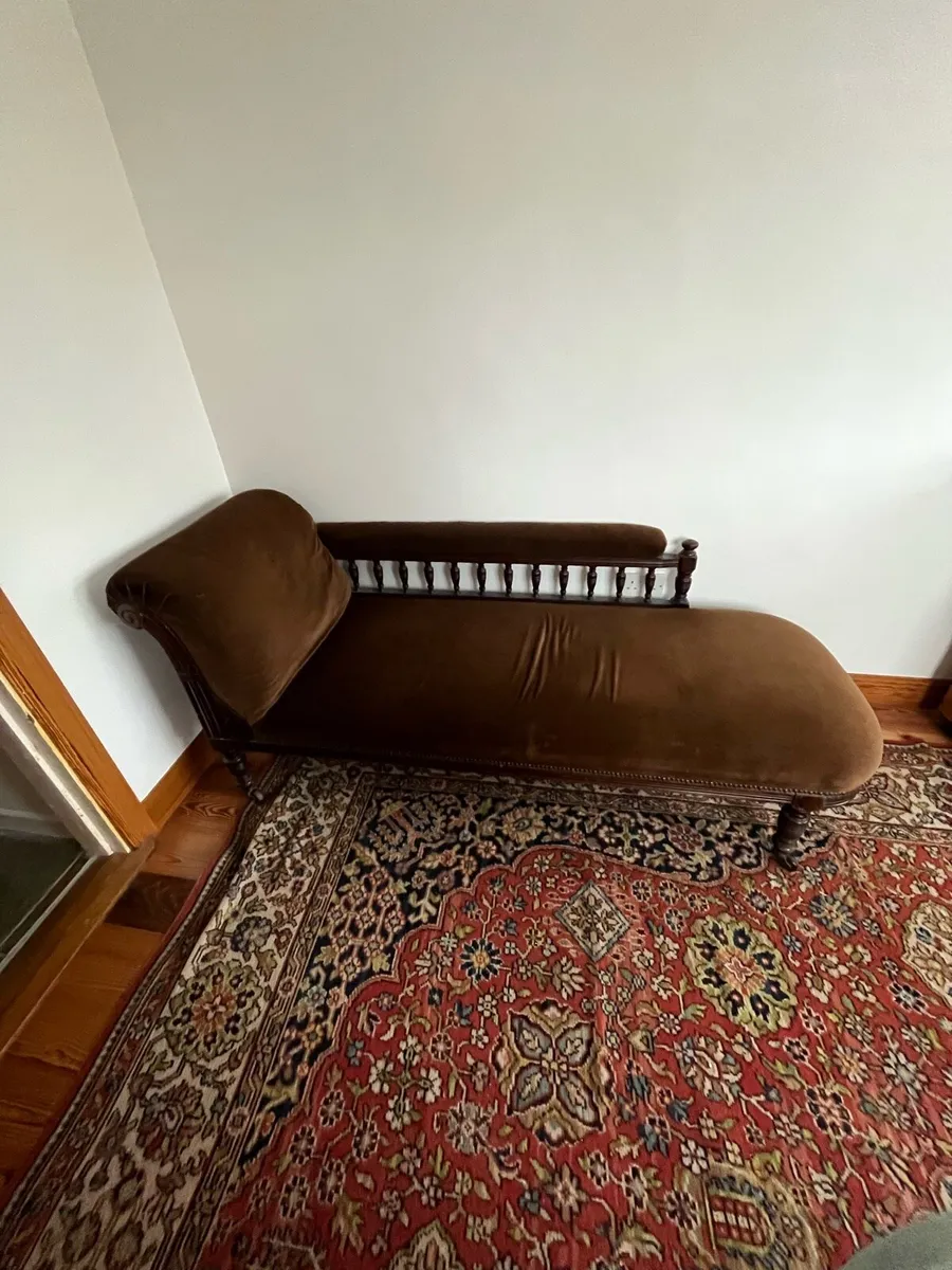 Antique / Vintage Chaise Lounge / Daybed - Image 1
