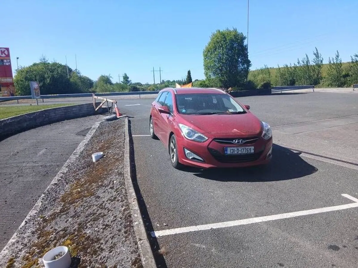 2013 Hyundai I40 Engine Needs Attention - Image 3