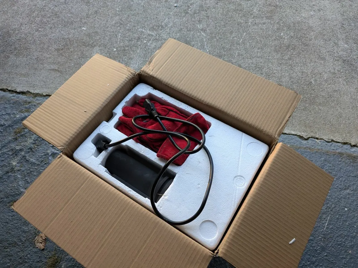 3KG Melting Furnace 1400W - 1100℃ - Image 3
