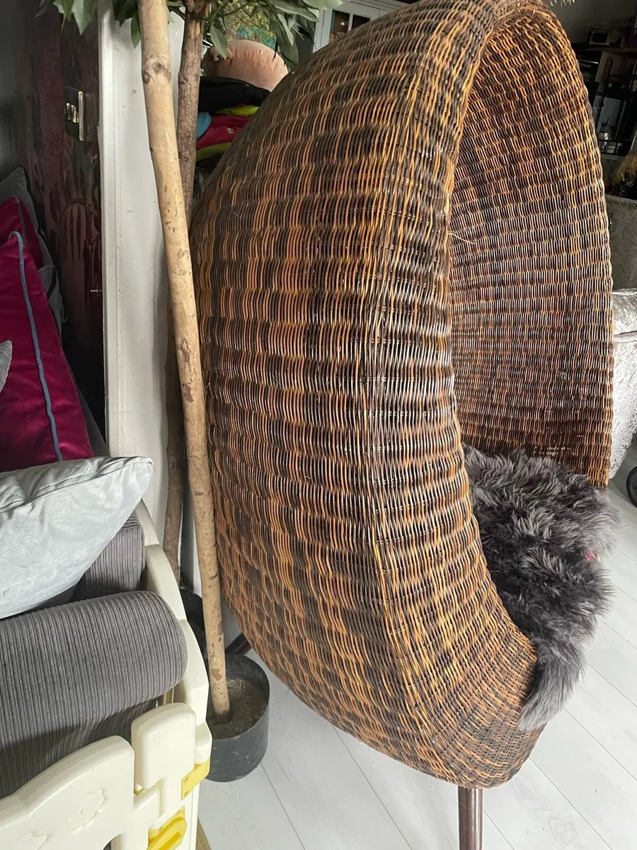 Brown circular wicker love seat - Image 2