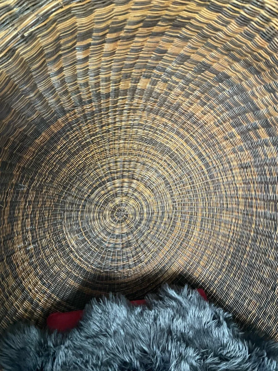 Brown circular wicker love seat - Image 4