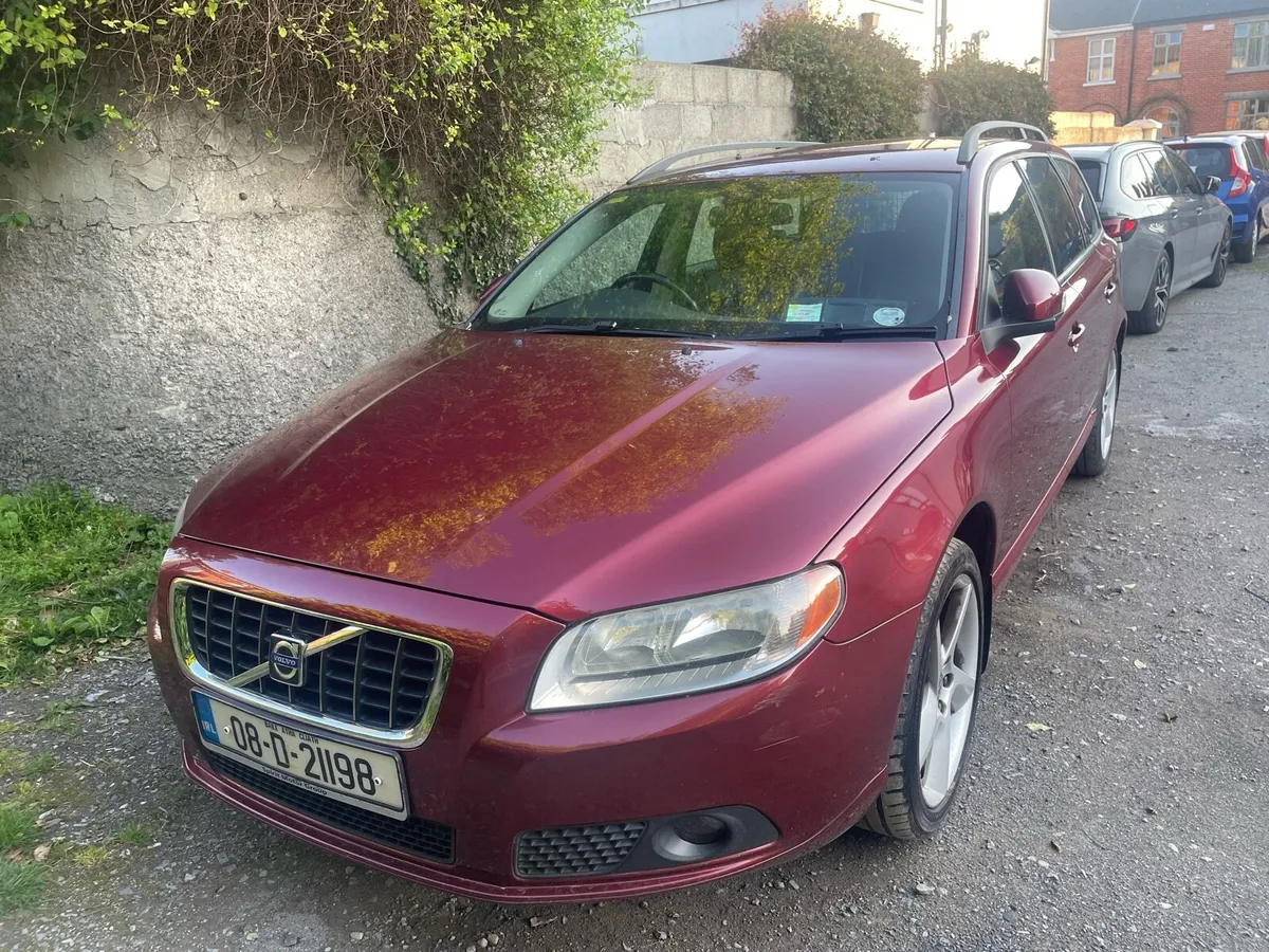 Volvo V70 2.5T petrol - Image 3