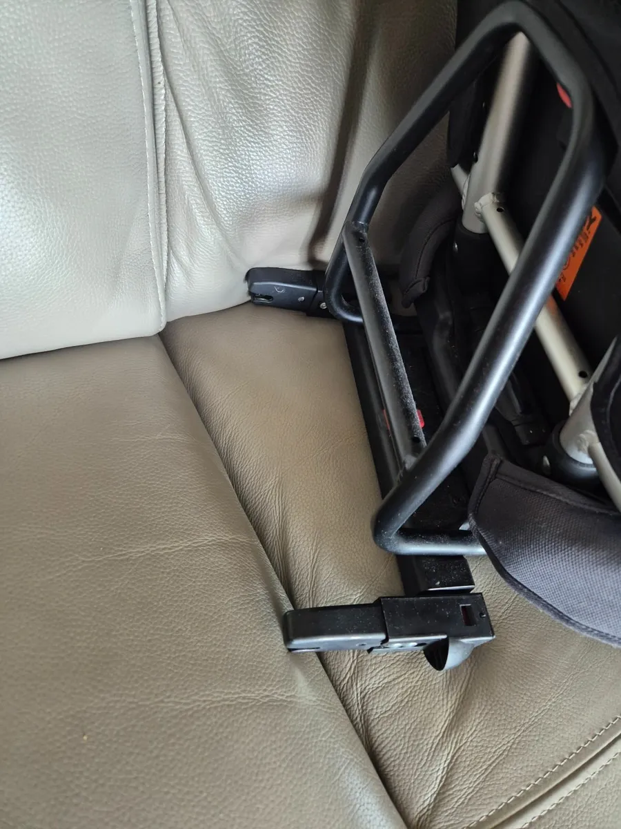 Car seat - Image 2