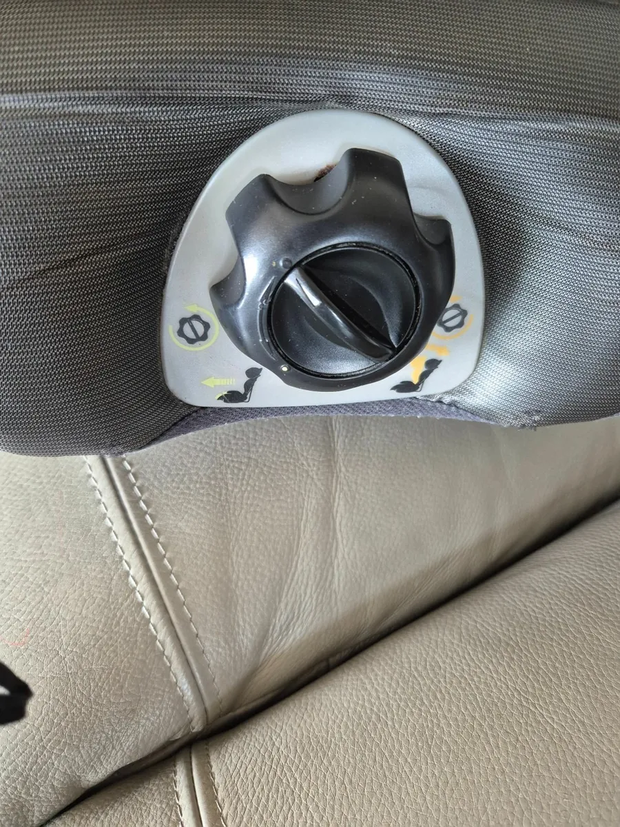 Car seat - Image 4
