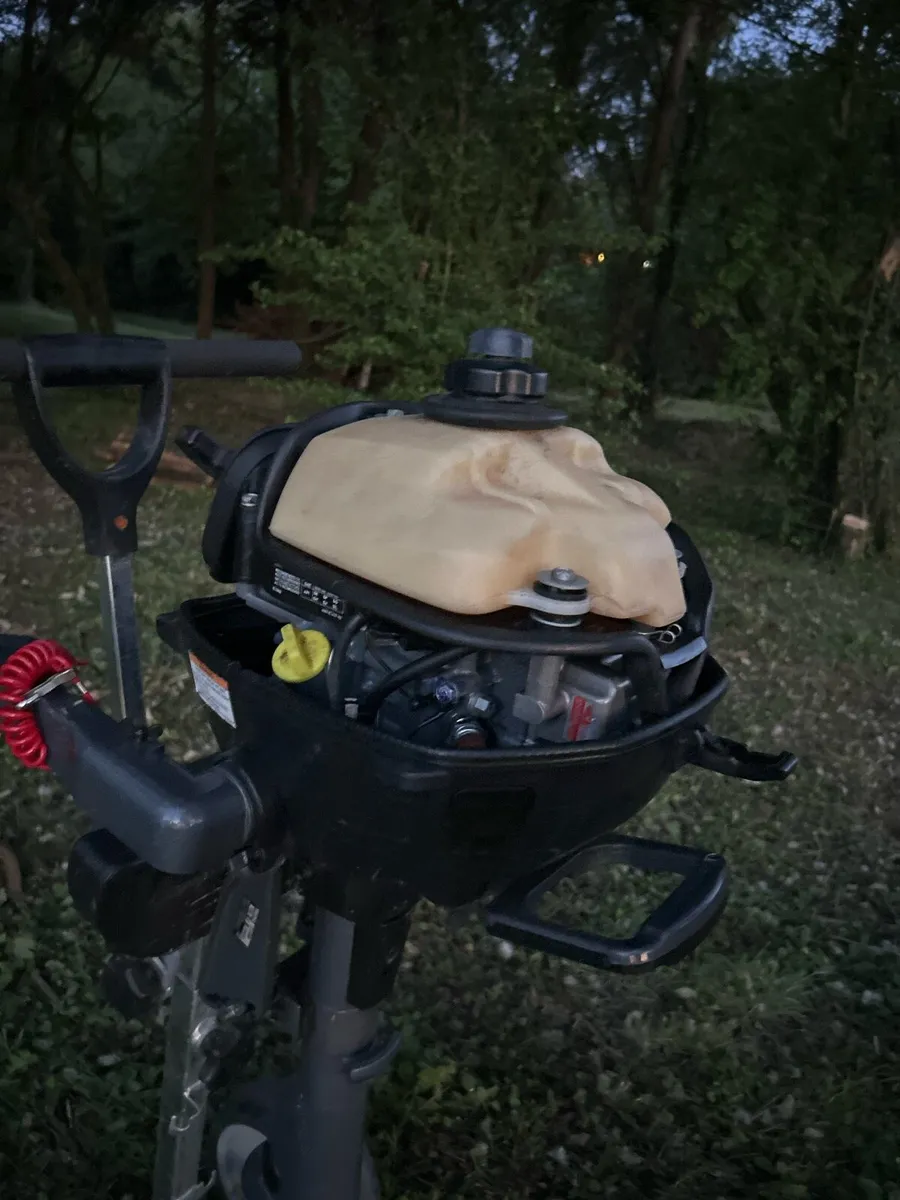 Yamaha outboard 2.5 hp - Image 3