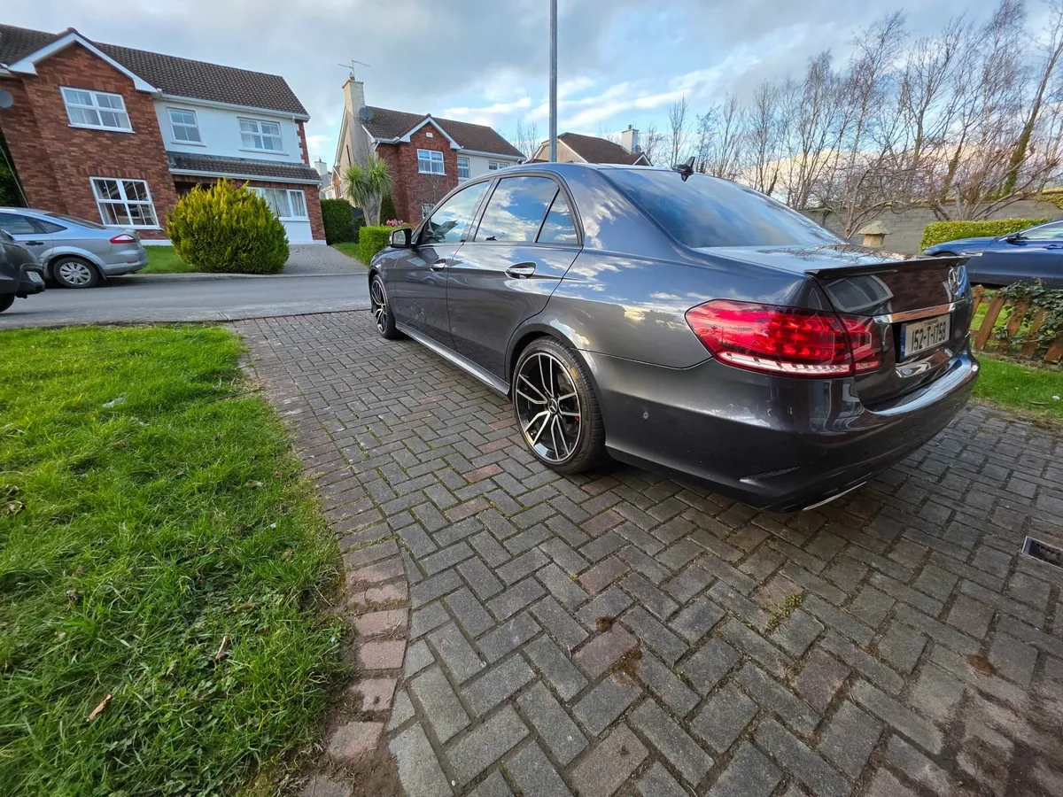 Mercedes-Benz E-Class 2015 - Image 3