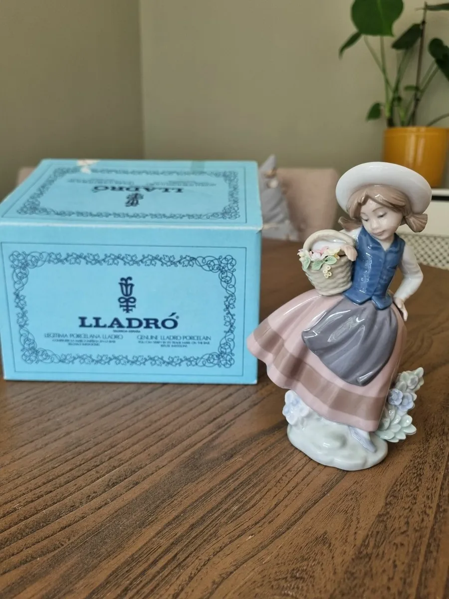 Lladro Doll great condition - Image 2