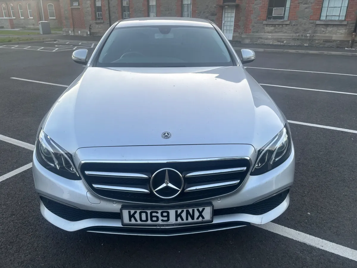 2020 Mercedes Benz E300 SE - Image 3